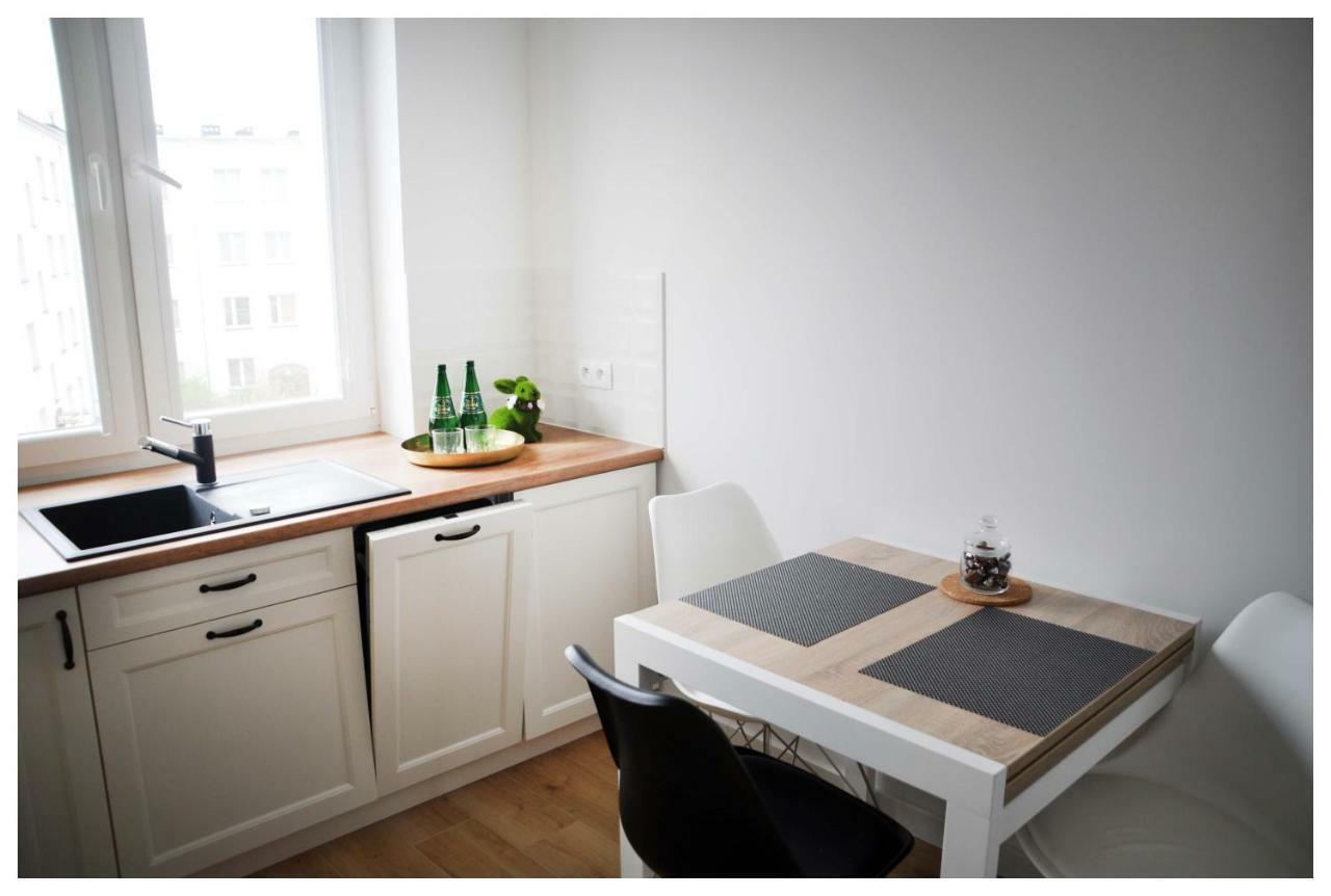 Color 24 Premium Appartement Stalowa Wola Buitenkant foto