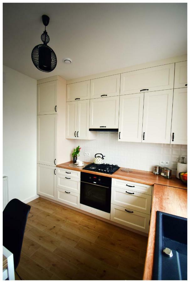 Color 24 Premium Appartement Stalowa Wola Buitenkant foto