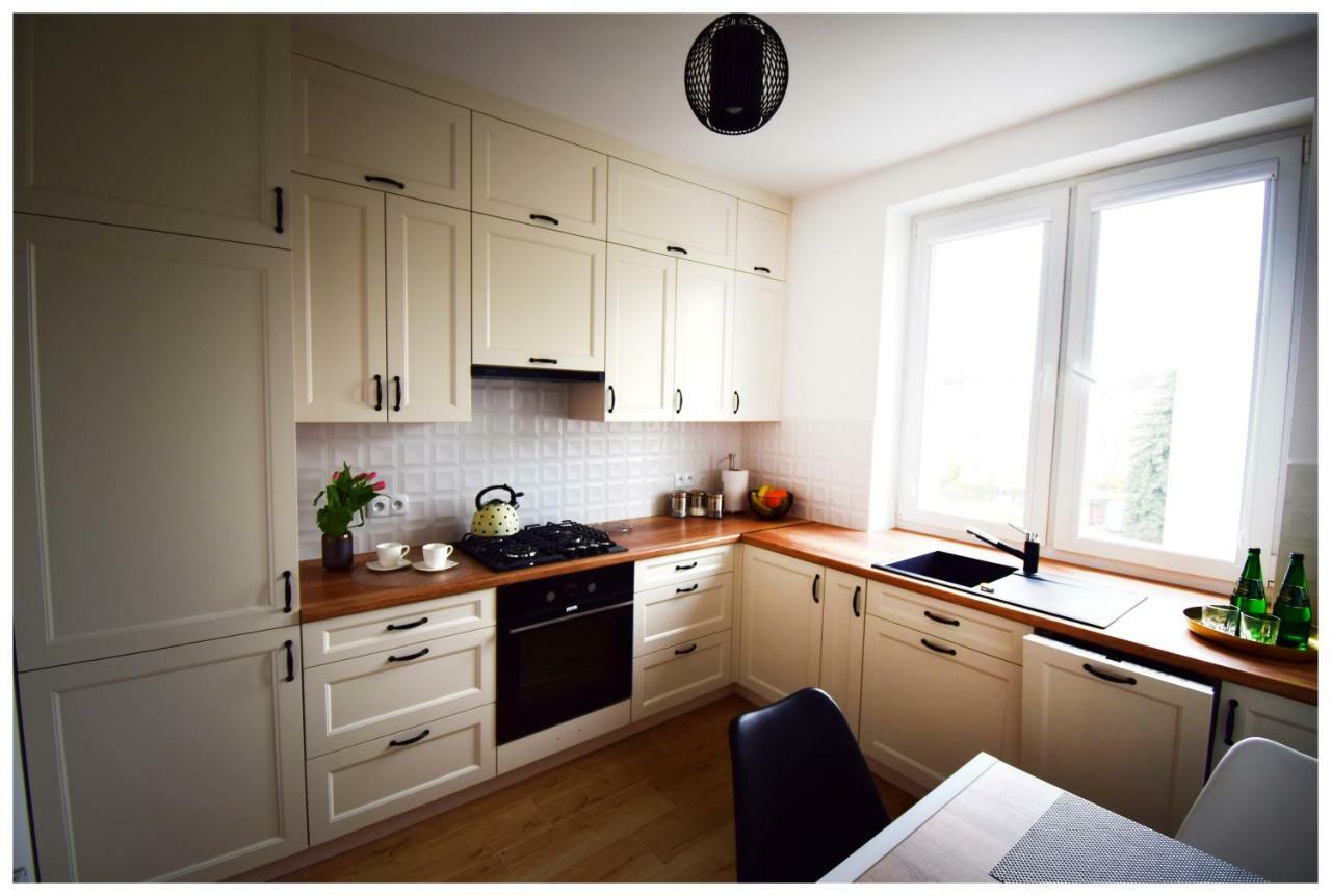 Color 24 Premium Appartement Stalowa Wola Buitenkant foto