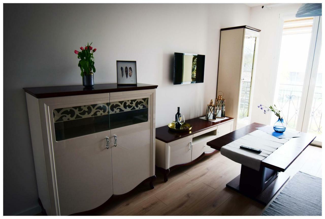 Color 24 Premium Appartement Stalowa Wola Buitenkant foto