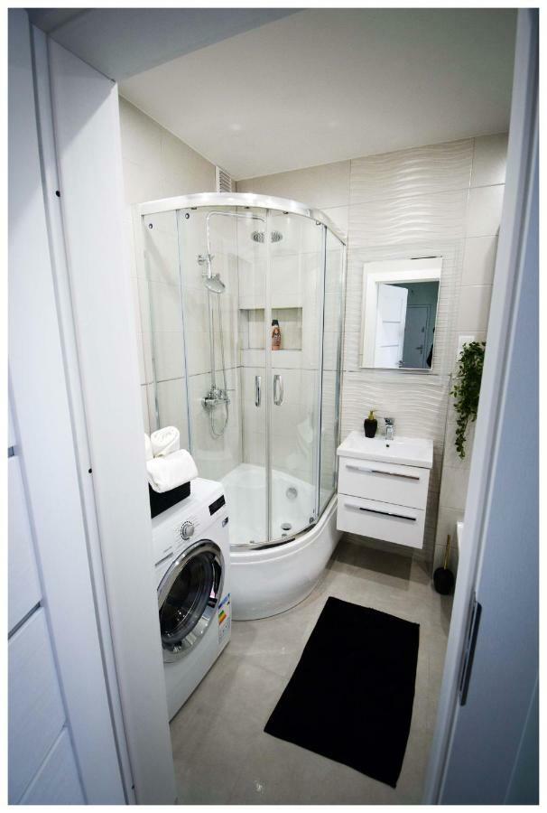 Color 24 Premium Appartement Stalowa Wola Buitenkant foto
